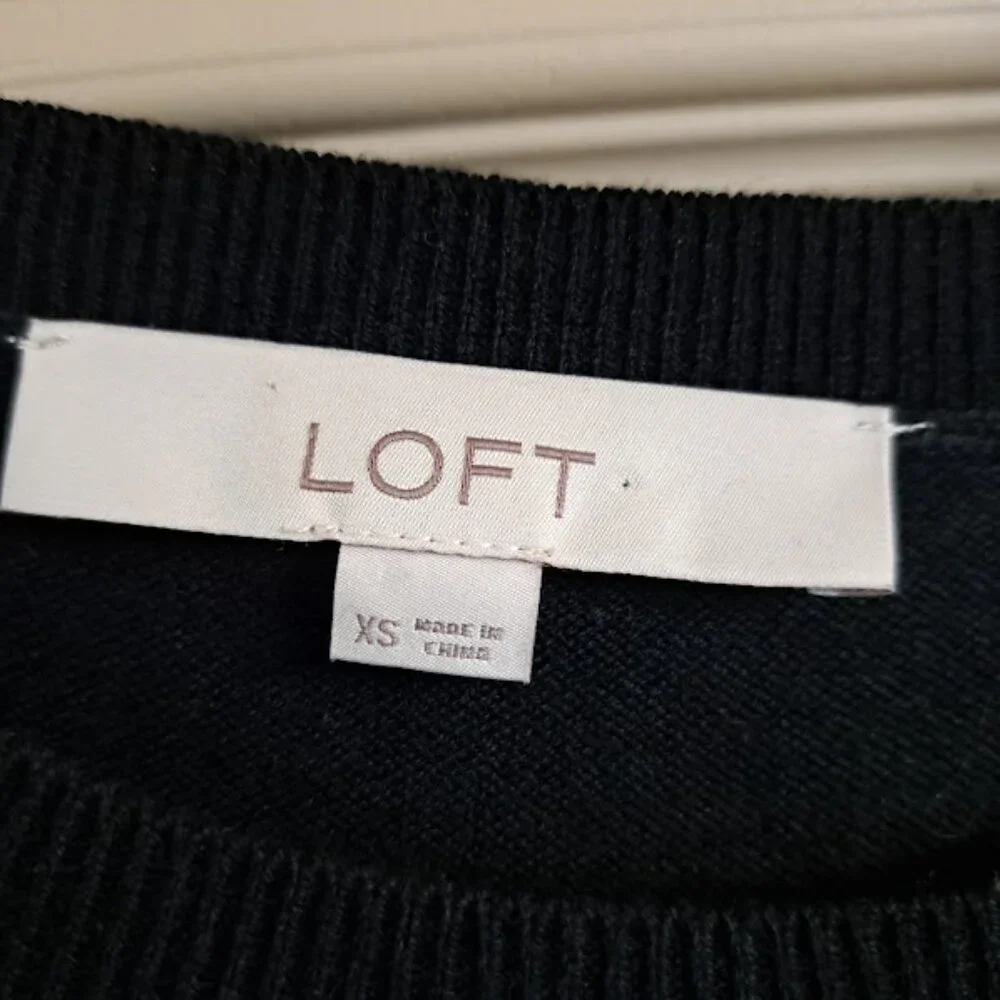 Ann Taylor LOFT Top Women's XS Black Long Sleeve Black w/ Floral Back